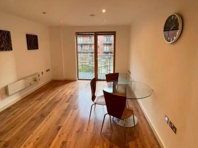 1 Bed Flat, Porter Brook House, S11