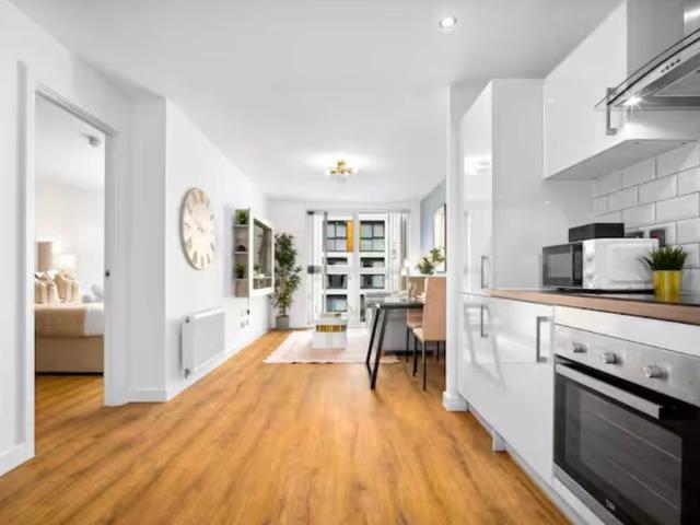1 Bed Flat, Qube, B1
