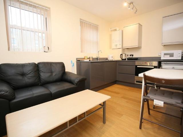 1 Bed Flat, Queen Victoria Road, CV1