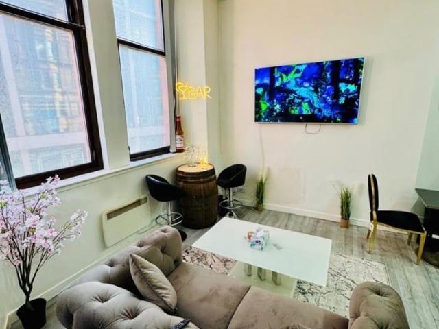 1 Bed Flat, Renfield St, G2