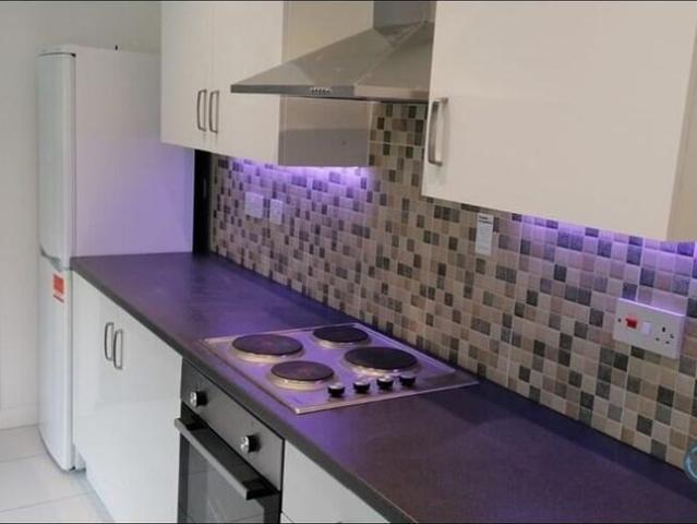 1 Bed Flat, Riverside House, B42