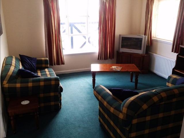 1 Bed Flat, Roseburn, EH12