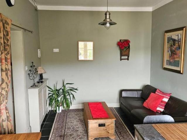 1 Bed Flat, St Leonards St, EH8