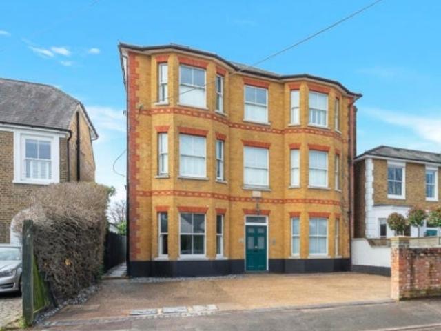 1 Bed Flat, Suffolk House, KT13
