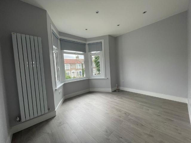 1 Bed Flat, Selborne Road, IG1