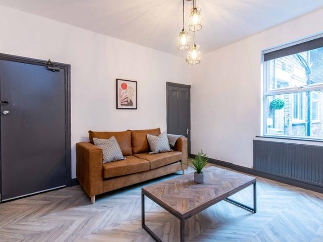 1 Bed Flat Self Contained NOW