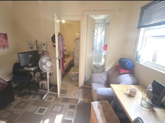 1 Bed Flat, Selly Oak, B29