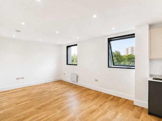 1 Bed Flat, Seven Sisters Road, N15