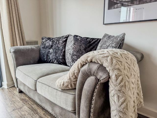1 Bed Flat, Spencer Point, B18
