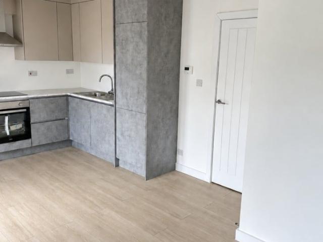1 Bed Flat, Thornhill Road, CR0