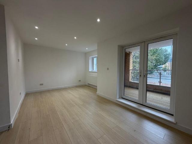 1 Bed Flat, Thornhill Road, CR0