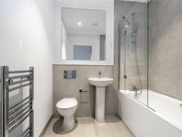 1 bed flat to let in Chatham