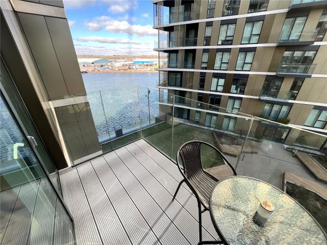 1 bed flat to let in Chatham