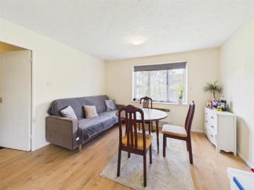 1 BED Flat To rent