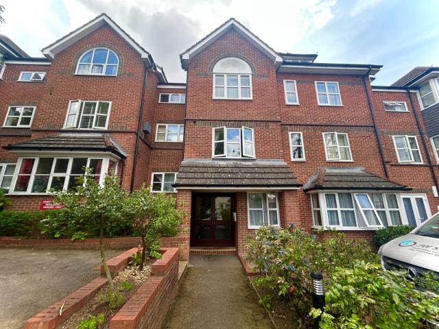 1 bed flat to rent in 30 Cedar Road, Sutton, SM2