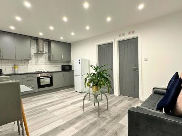 1 bed flat to rent in Albany Road, Earlsdon, CV5