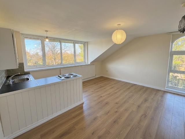 1 bed flat to rent in Ashlands, Sale, M33