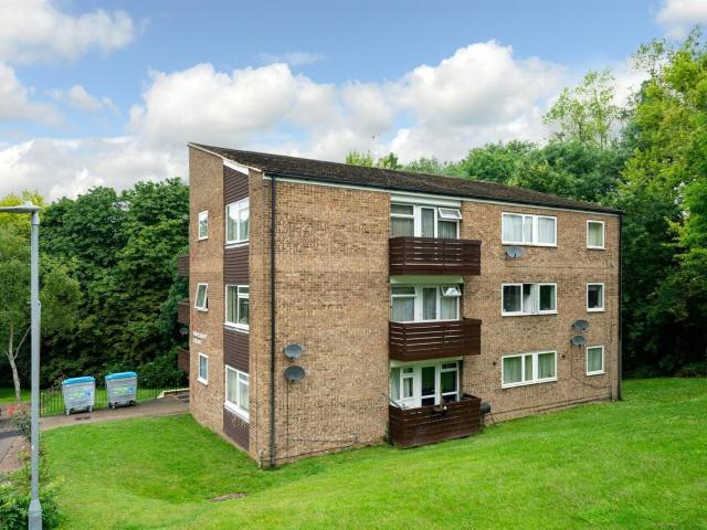 1 bed flat to rent in Fern Drive, Hemel Hempstead, HP3 | Squire Estates Estate Agents Hemel Hempstead
