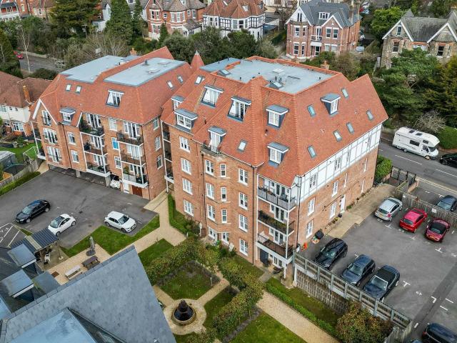 1 bed flat to rent in Knyveton Road, Bournemouth, BH1