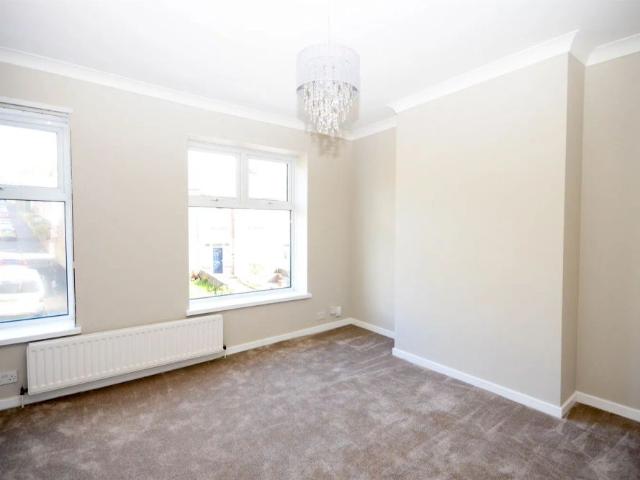 1 bed flat to rent in Kells Lane, Low Fell, NE9