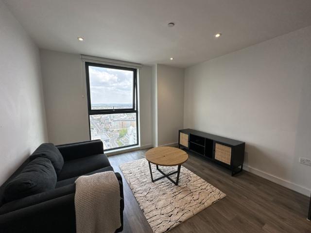 1 bed flat to rent in Holdenhurst Road,, BH8