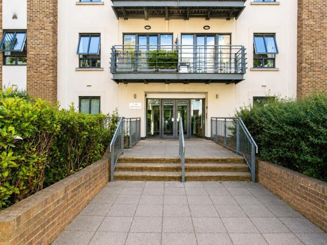 1 bed flat to rent in Holford Way, Putney, SW15 | James Anderson