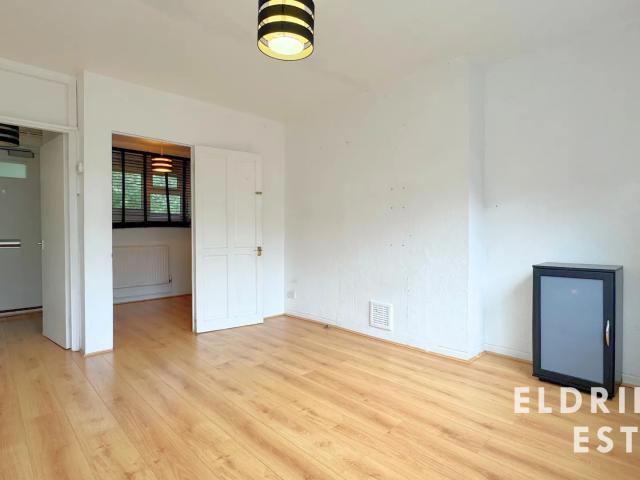 1 bed flat to rent in Lamport Close, London
