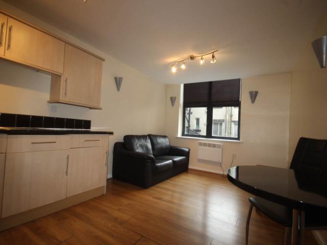 1 bed flat to rent in Landmark House, City Centre, BD1