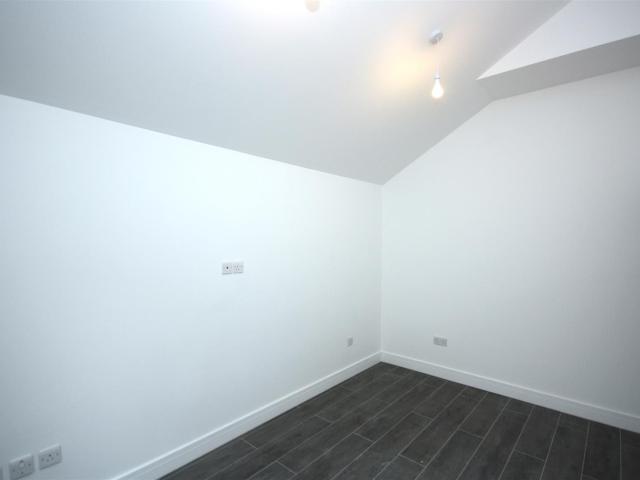 1 bed flat to rent in Sheen Lane, East Sheen, SW14 | James Anderson