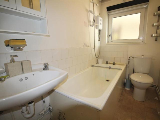 1 bed flat to rent in stonegrove gardens, edgware, ha8