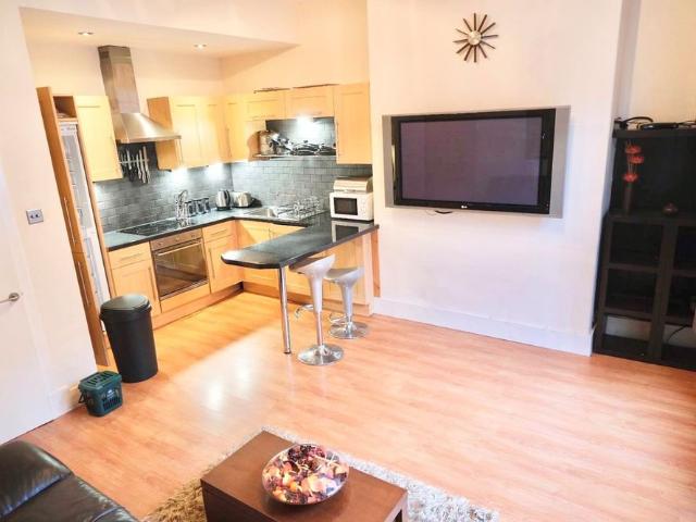 1 Bed Flat, Wallfield Place, AB25