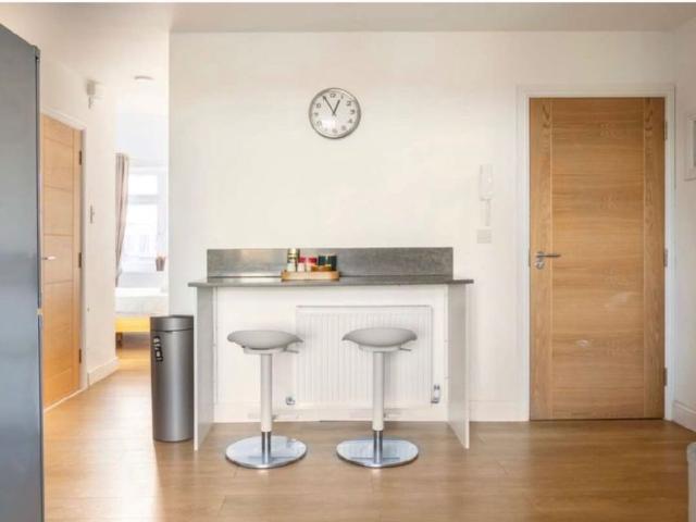 1 Bed Flat, Wanstead Lane, IG1
