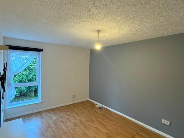 1 Bed Flat, Wellesley Gardens, B13