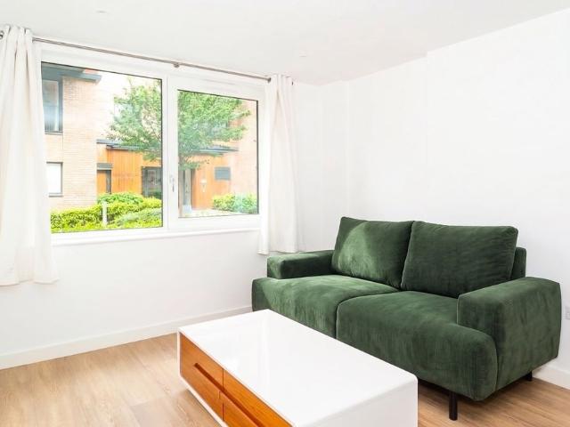 1 Bed Flat, Whiting Way, SE16