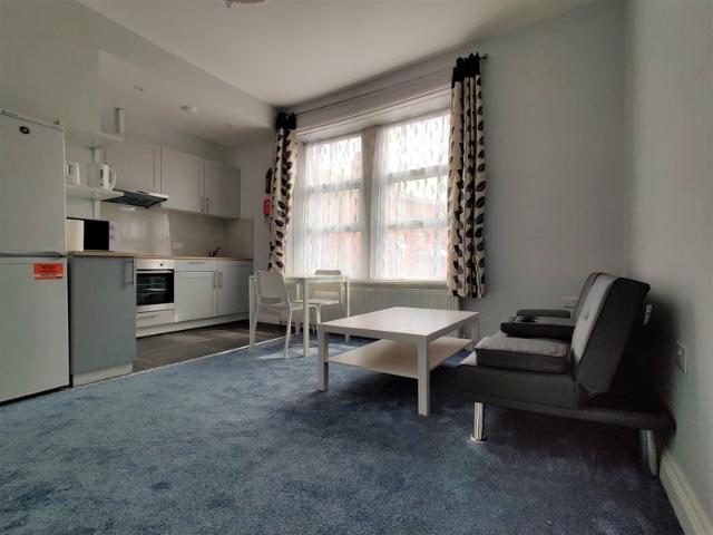1 Bed Flat, Willesden, £1700 incl. bills