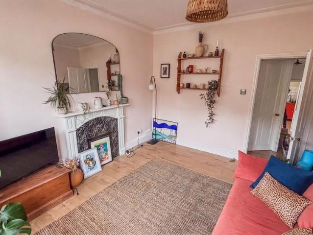 1 Bed Flat, Winterstoke Road, SE6