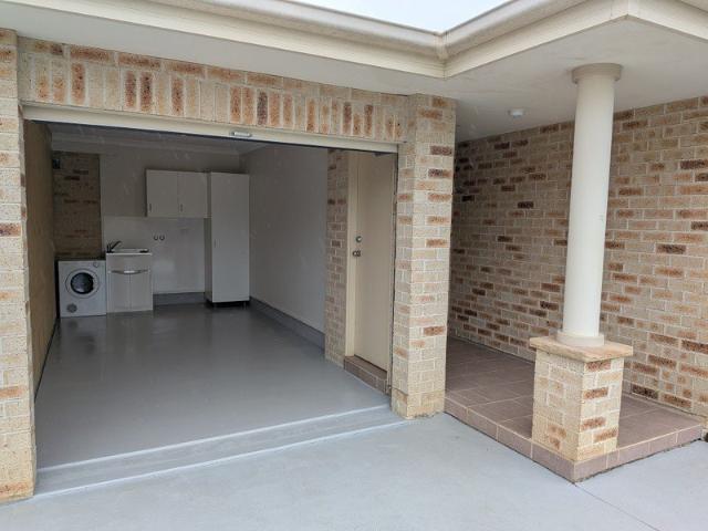 1 Bed Flat with Renovated Ensuite, All Bills Included, Driveway Parking + Lock up Single Garage