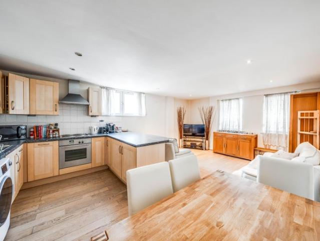 1 Bed Flat – 1 Min Bermondsey Tube Jubilee
