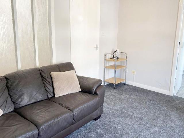 1 Bed Flat