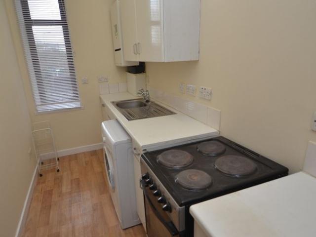 1 bed ground floor flat to rent in Holmlea Road, Glasgow, G44