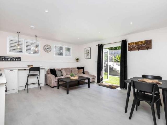 1 bed house to rent