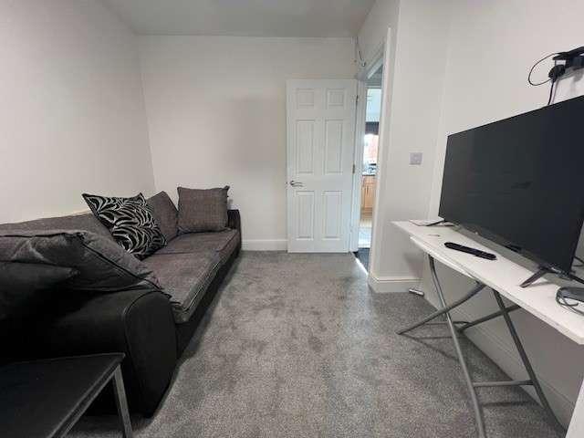 1 bed house to rent