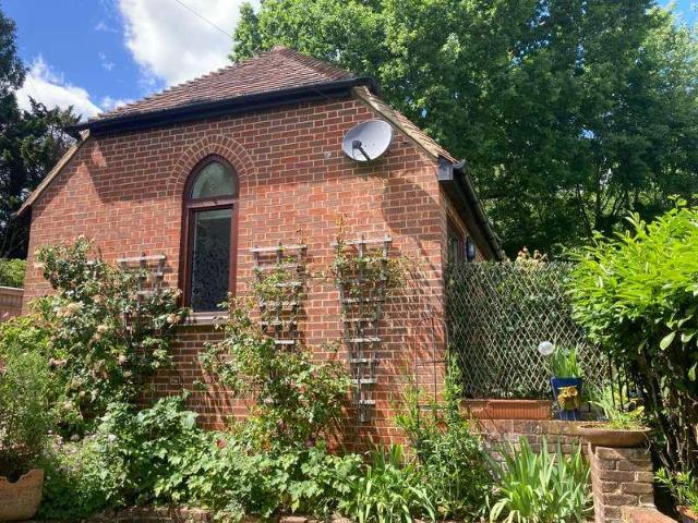 1 bed house to rent