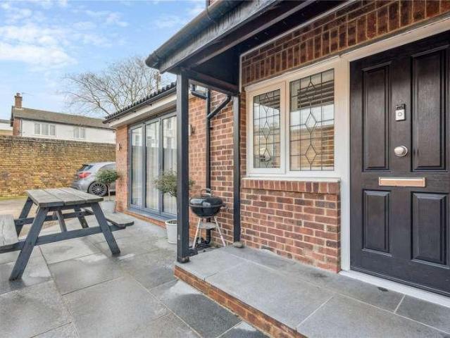 1 bed house for sale