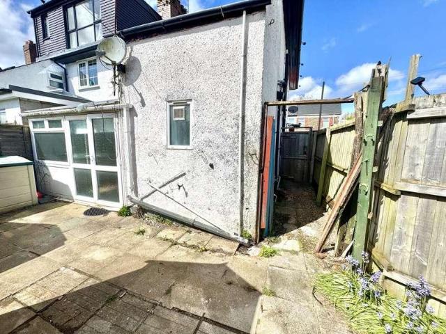 1 bed house for sale