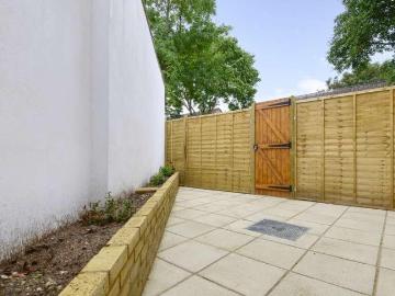 1 bed house for sale