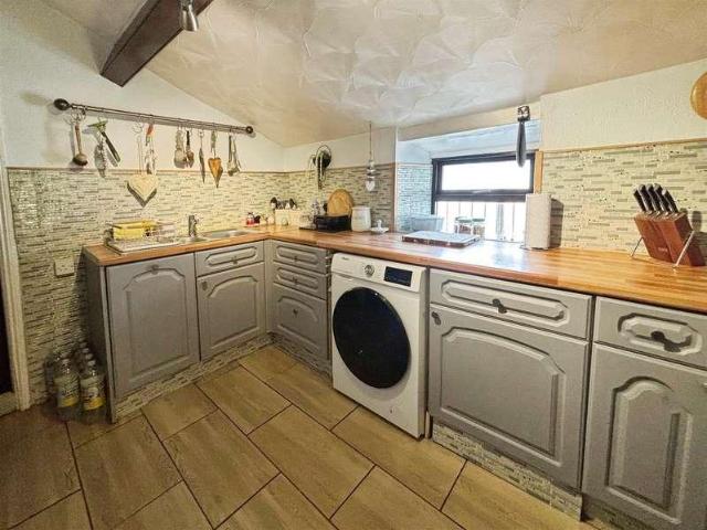 1 bed house for sale