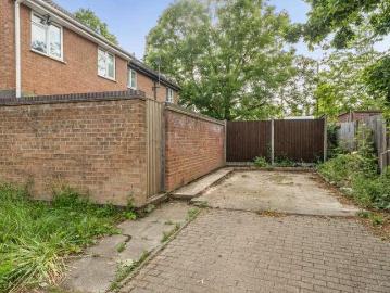 1 bed house for sale