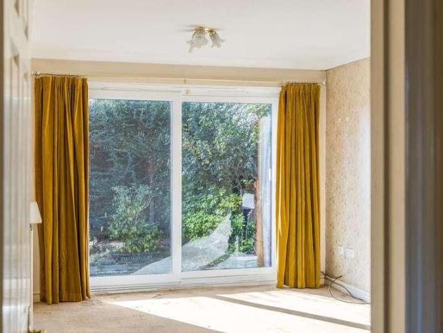 1 bed house for sale