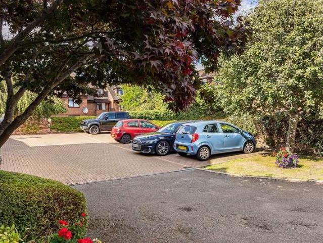 1 bed house for sale